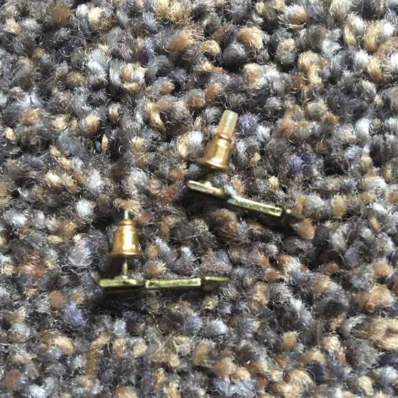 NWOT Golden Arrow Earrings - Picture 3 of 7